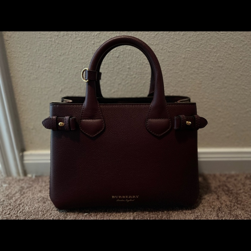 Burberry banner small